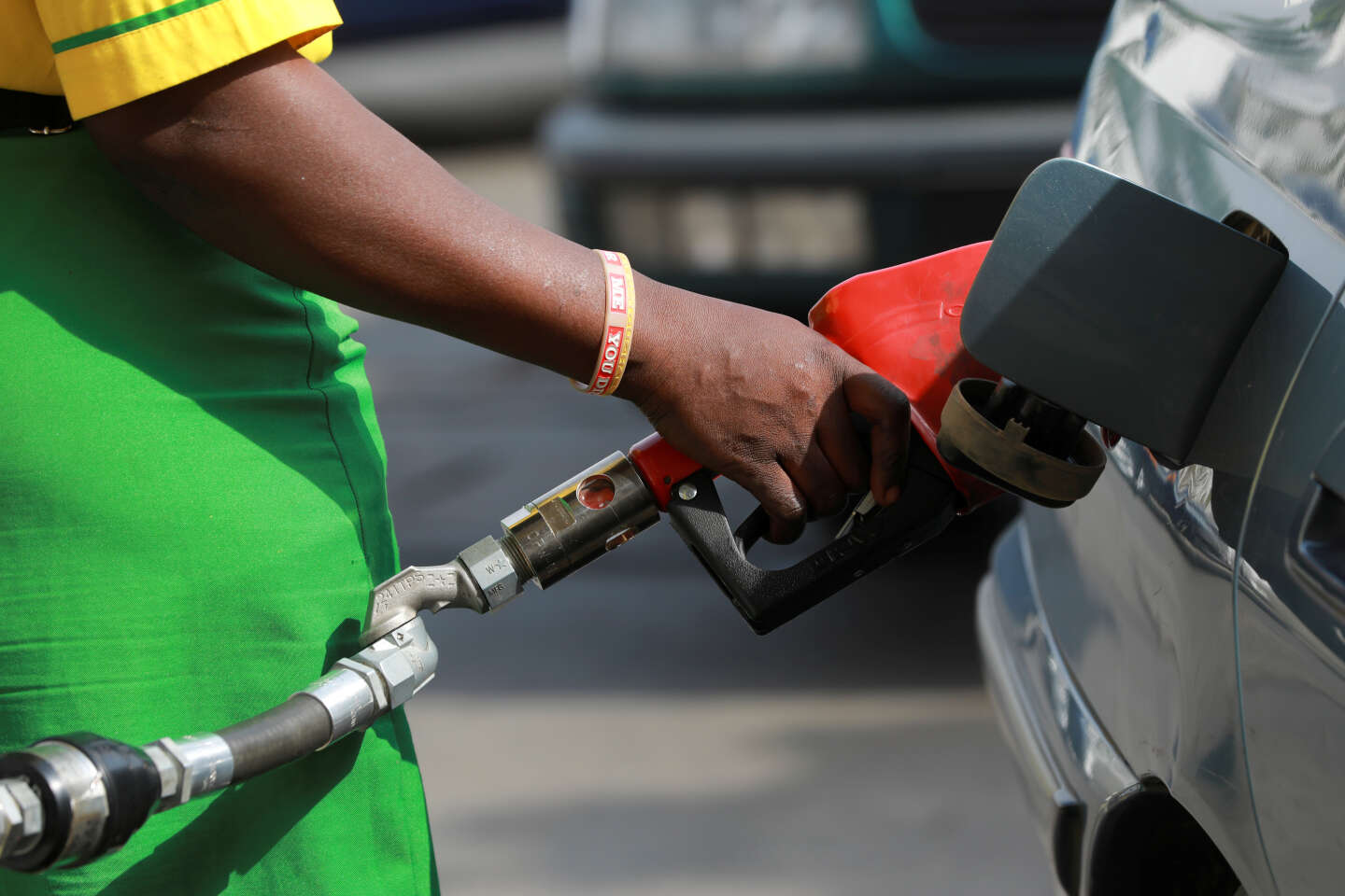 En Afrique, les gouvernements tournent le dos aux subventions au carburant