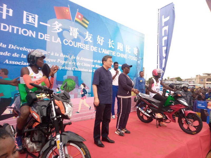 3ème édition du « Marathon de l’amitié Chine-Togo » : Elisabeth Nouwodjro et Etienne Yoagbati remportent les gros lots