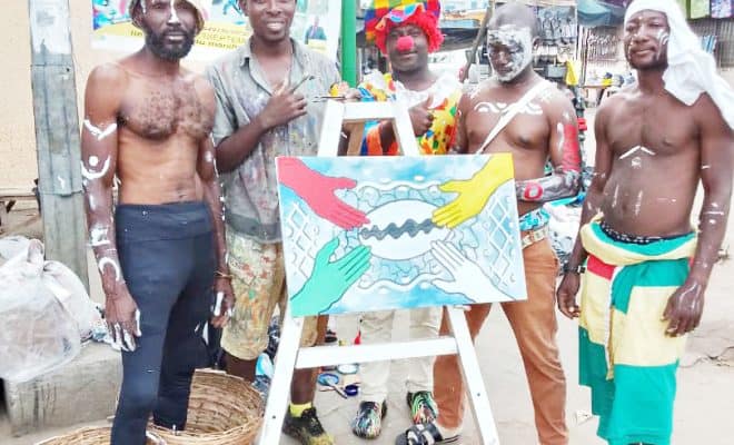 Des artistes plasticiens réalisent des œuvres d’art et des performances en live – Togo-Presse