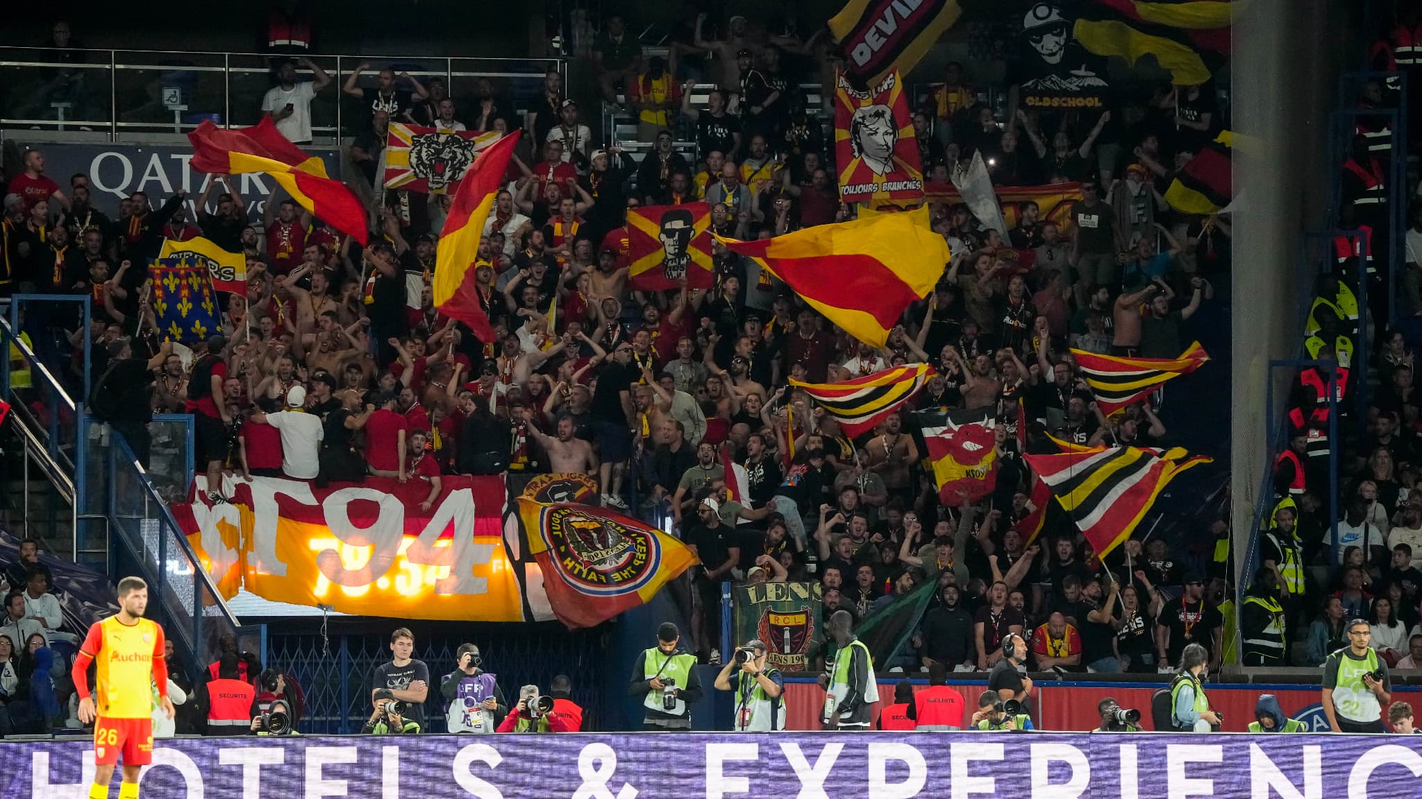 EN DIRECT – Lens-Arsenal: la boutique du RCL prise d’assaut par les supporters