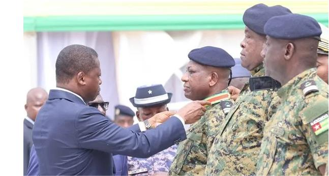 48 militaires décorés par Faure Gnassingbé